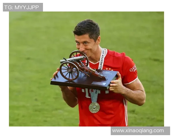 莱万的足球传奇之路：从天才少年到世界顶级前锋的蜕变与荣耀